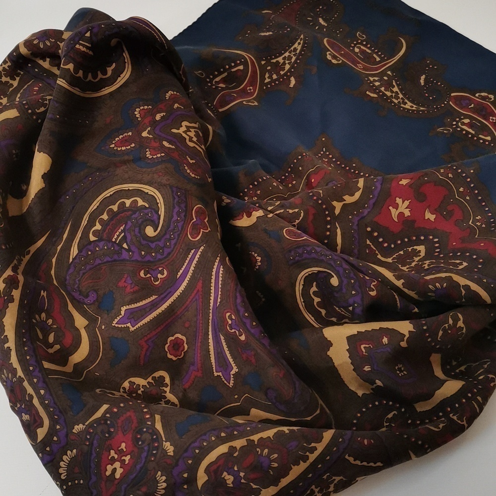 ADRIENNE VITADINI SILK SCARF. - Picture 2 of 6